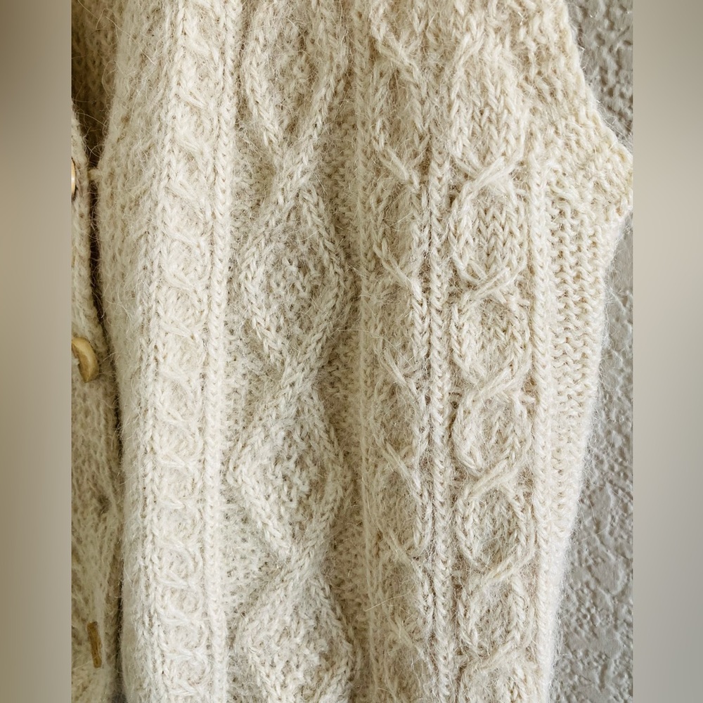 🅾️SOLD🅾️Mens Medium Sweater Vest Alpaca Wool Button Cream Ivory Squirrels Yarn - Picture 4 of 12